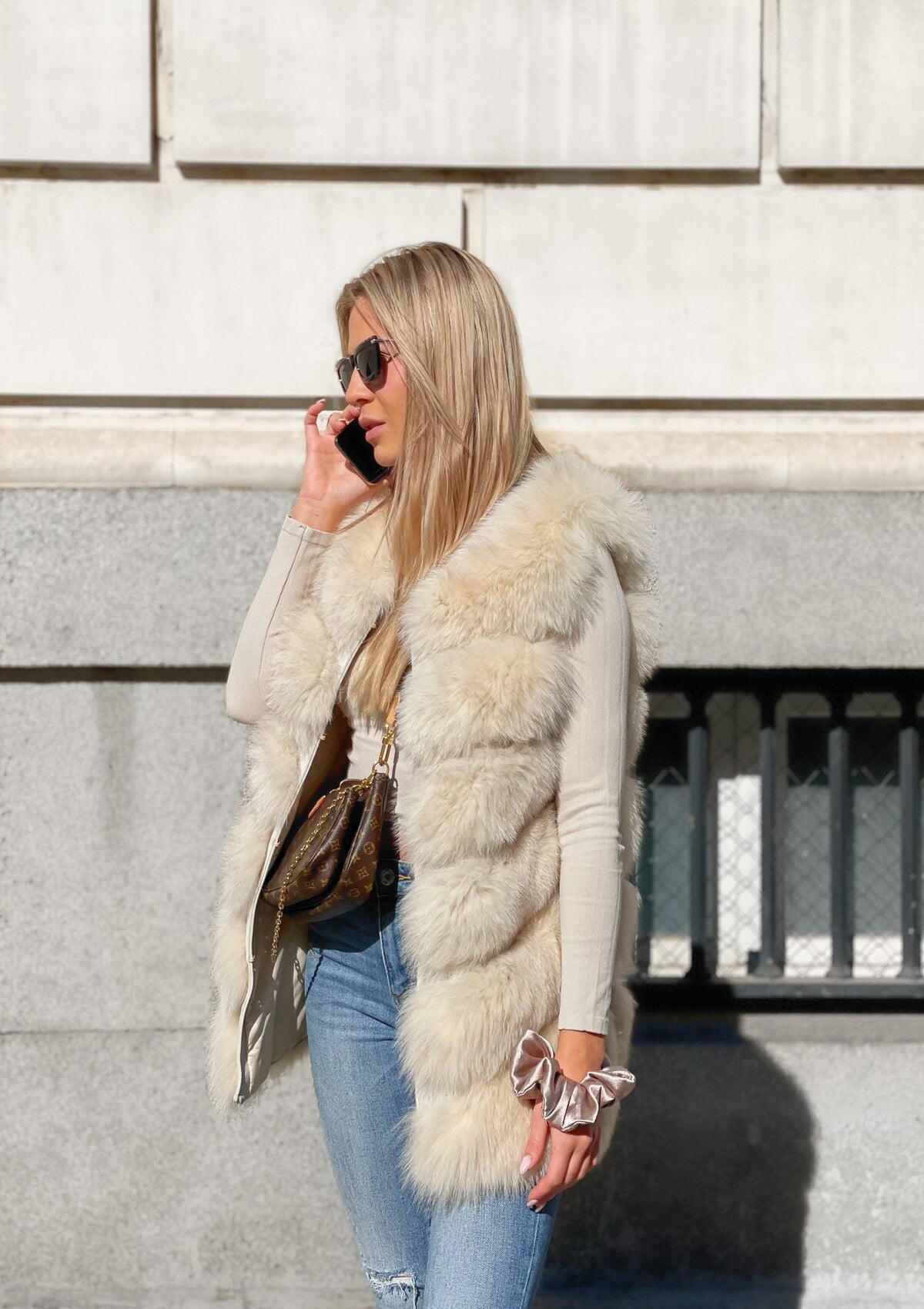 buy nude fox fur vest louis vuitton bag beige pelzweste fuchspelz lv tasche kaufen echtpelz