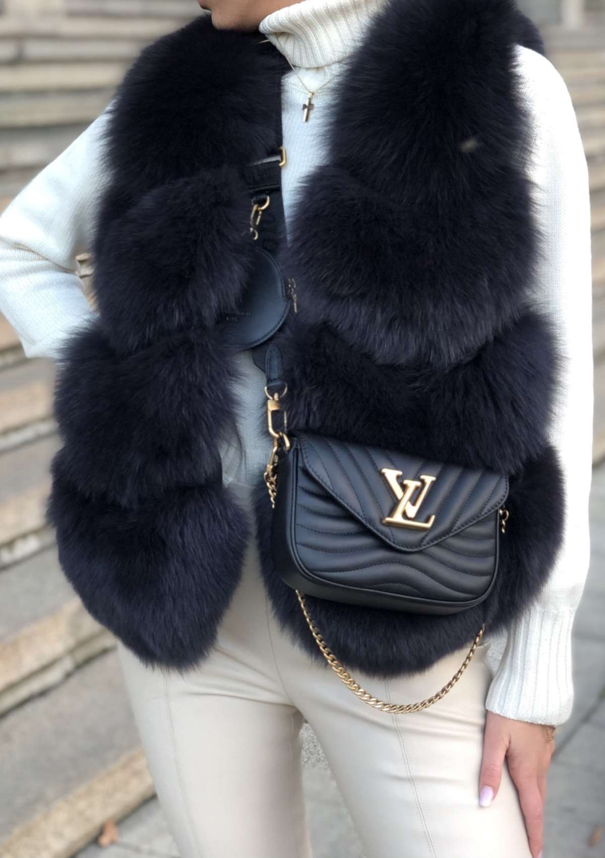 buy black fox fur vest luxury pelzweste fuchspelz weste schwarz louis vuitton kaufen